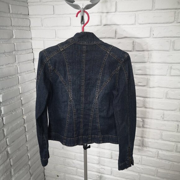 RW&CO Ladies Size Medium Full Zipper Front Fitted Medium Wash Jean Jacket - Picture 2 of 13